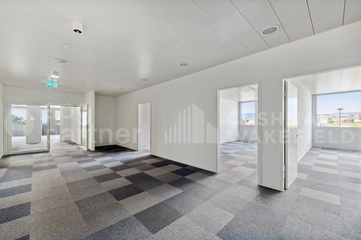 900m² office