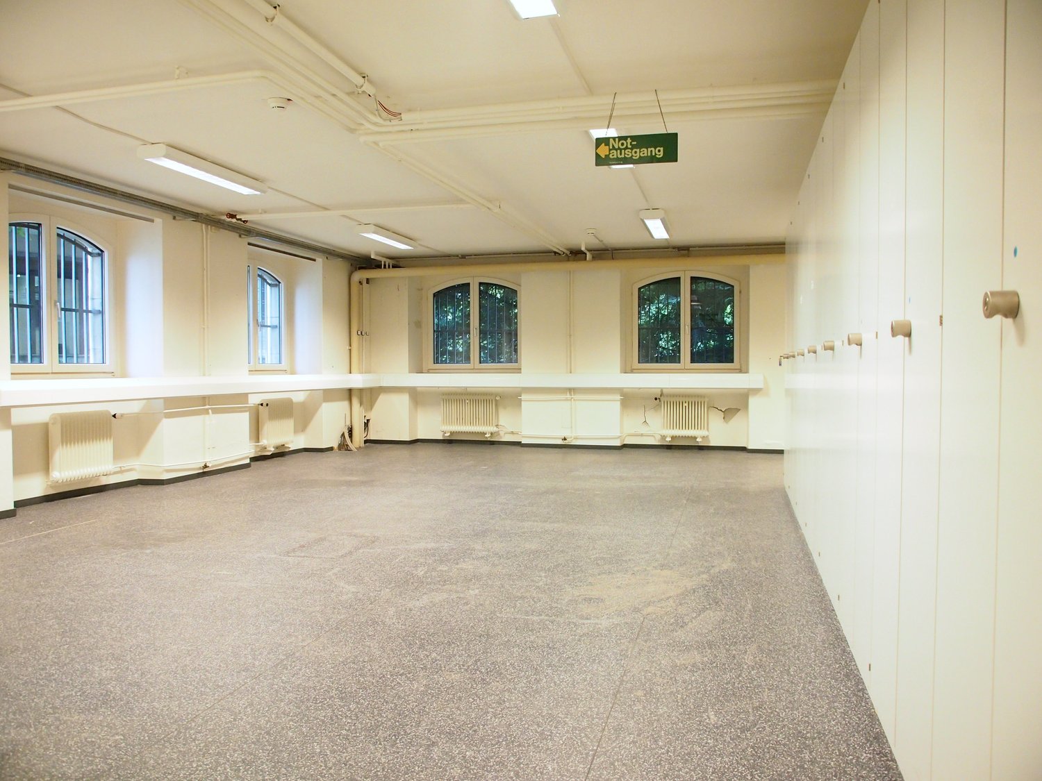 75m² pièce de stockage