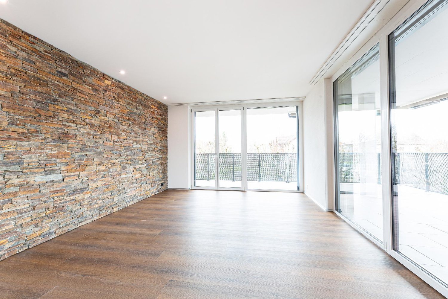 Appartement de 2 ½ pièces

**Seemoosholzstrasse 7b**

Nous louons un **appartement de 2.5 pièces spacieux et moderne au 1er étage**, qui séduit par son atmosphère lumineuse et agréable ainsi que par son agencement réfléchi des pièces.

L'appartement vous offre un foyer confortable avec des équipemen, photo 4 sur 10