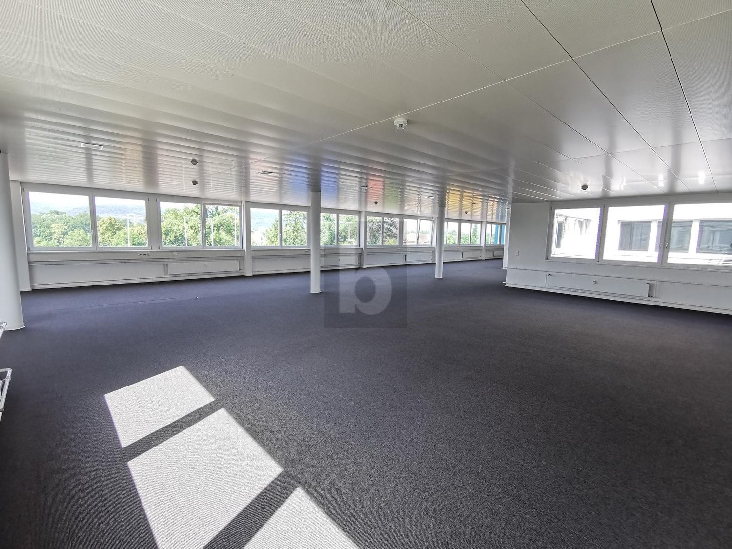 527m² bureau