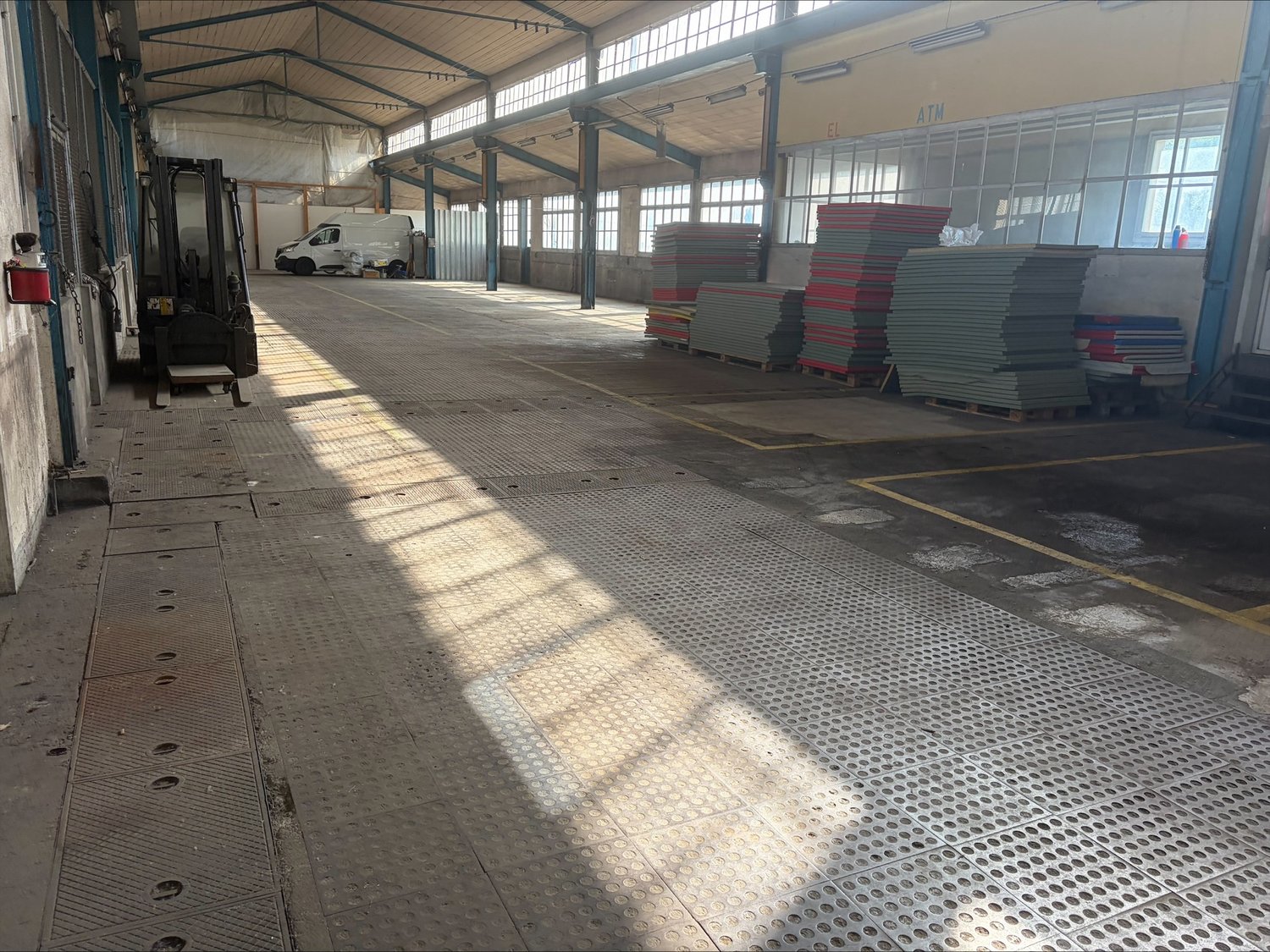 640m² commercial, photo 7 sur 9