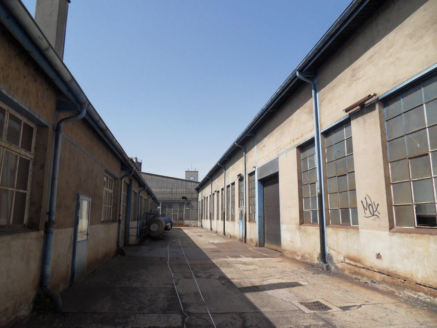640m² commercial, photo 1 sur 9