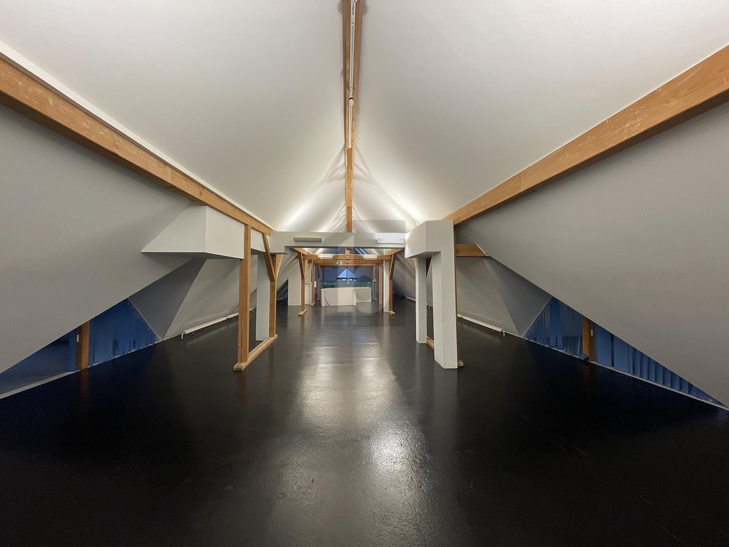 Bureau de 256m², photo 2 sur 4