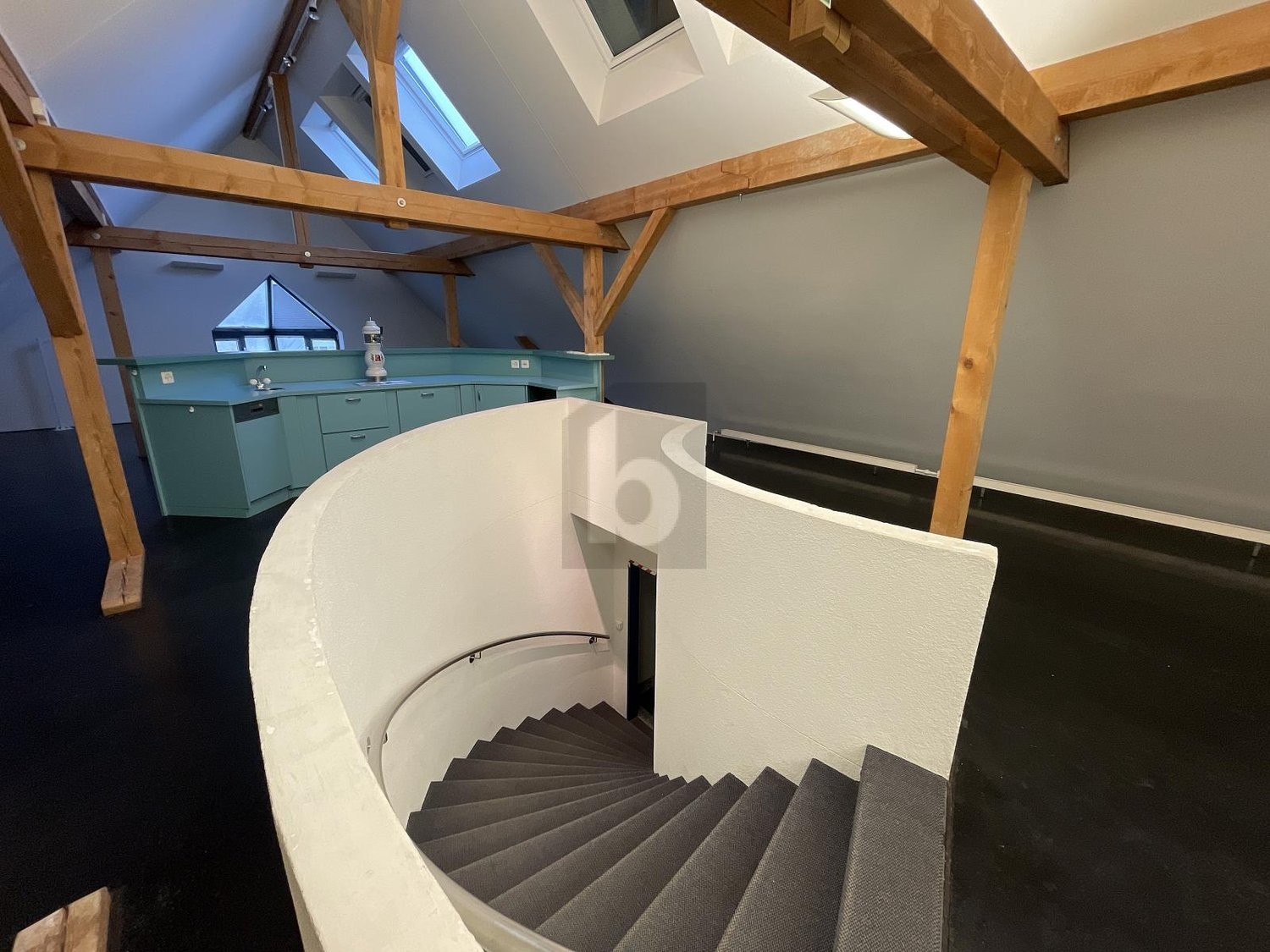 Bureau de 256m², photo 4 sur 4