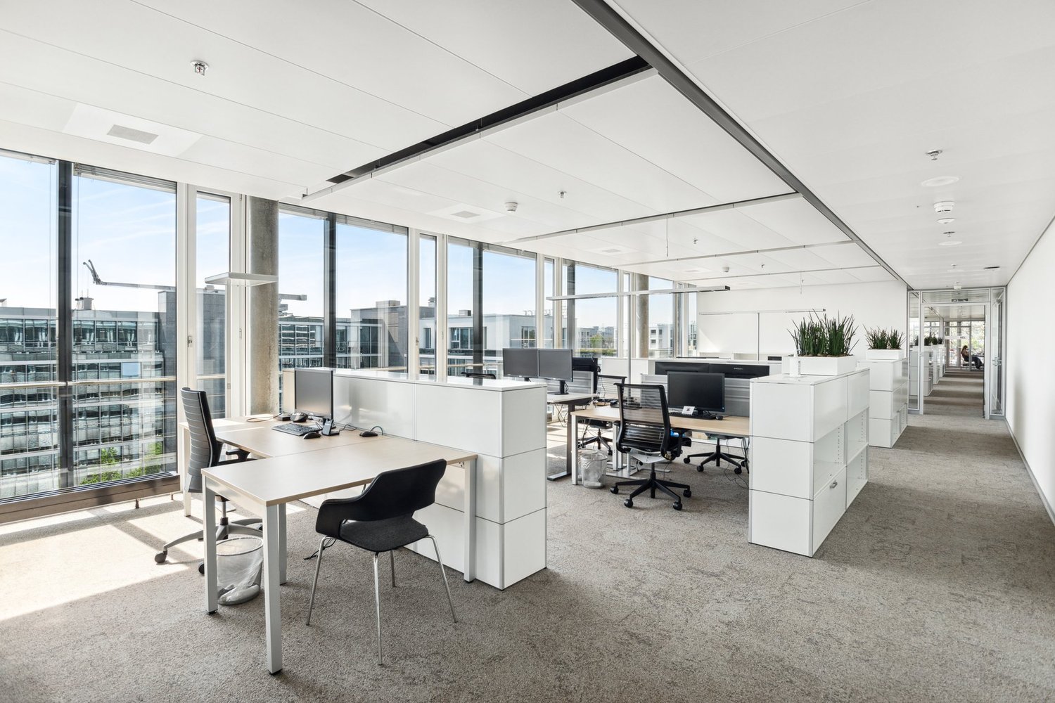 Bureau de 1891m², photo 3 sur 10