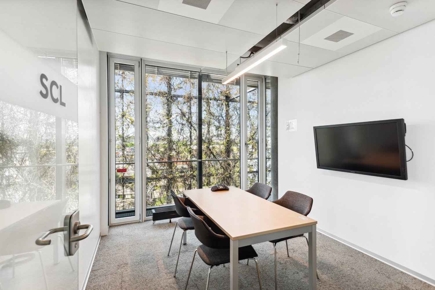 Bureau de 1891m², photo 4 sur 10