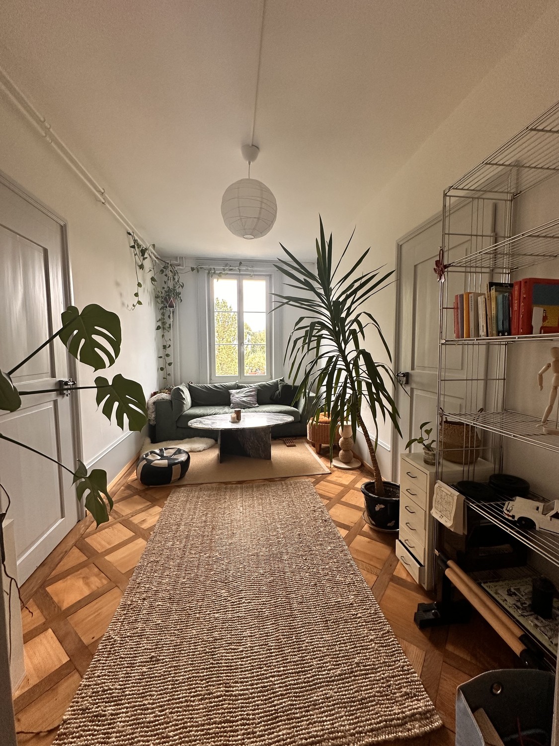 Chambre en colocation

La chambre en colocation est À DURÉE DÉTERMINÉE mais peut être envisagée pour une reprise complète après juin 2027. 

Elle est meublée et prête à être emménagée. 
Les commodes et les penderies seront complètement vidées et, si nécessaire, l'armoire de la pièce voisine peut éga, photo 5 sur 10