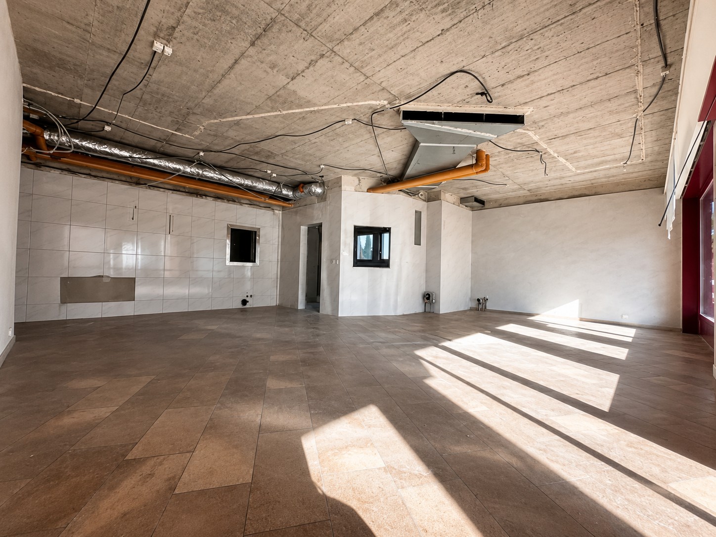 174m² commercial