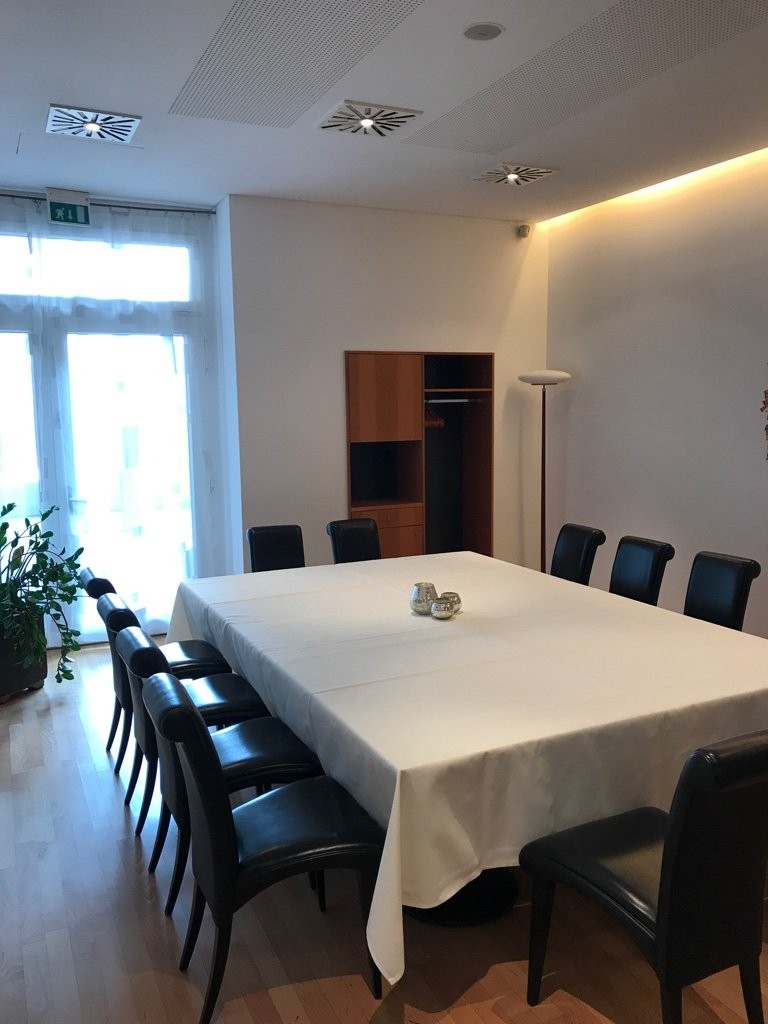 433m² office