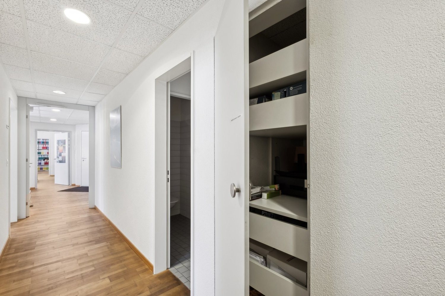 Bureau de 179m², photo 6 sur 8