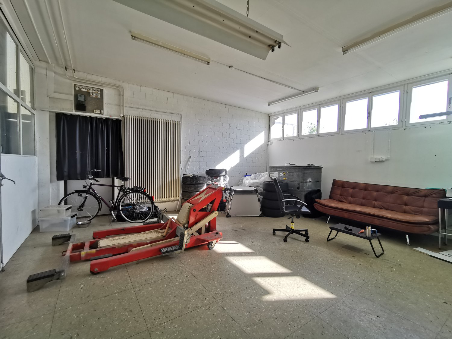 130m² commercial, photo 5 sur 8