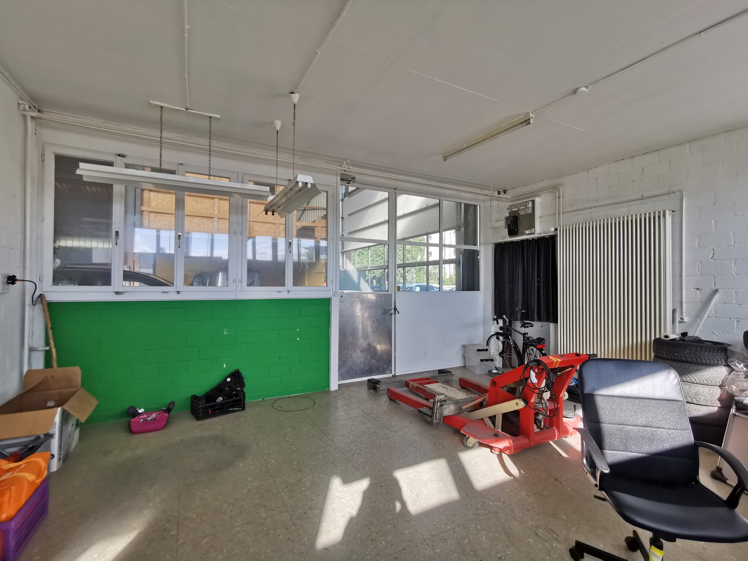 130m² commercial, photo 4 sur 8