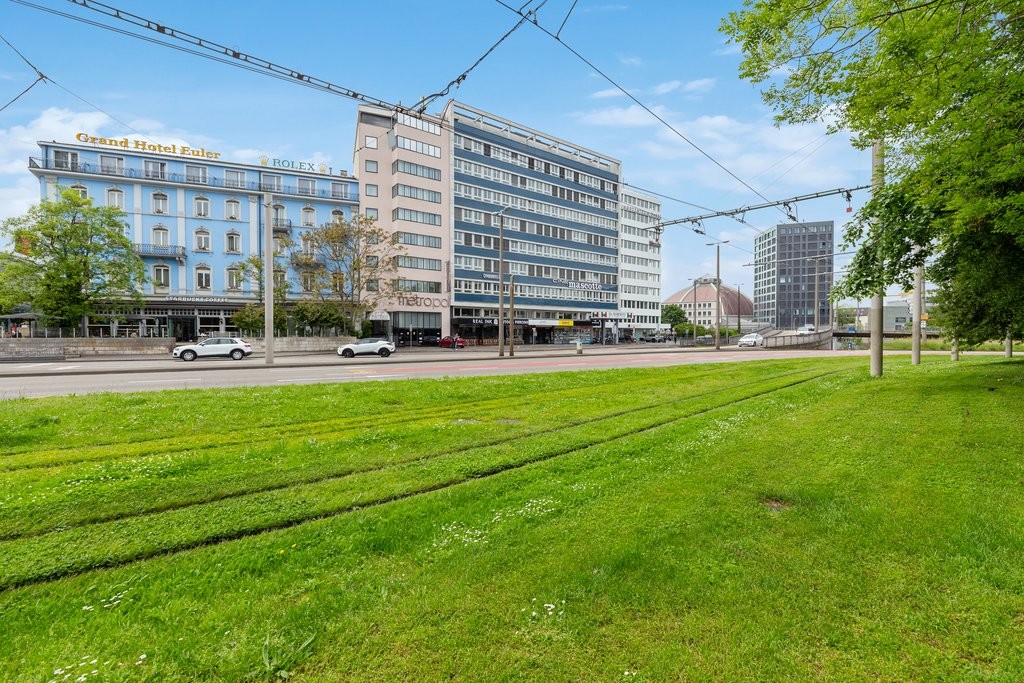 99m² office