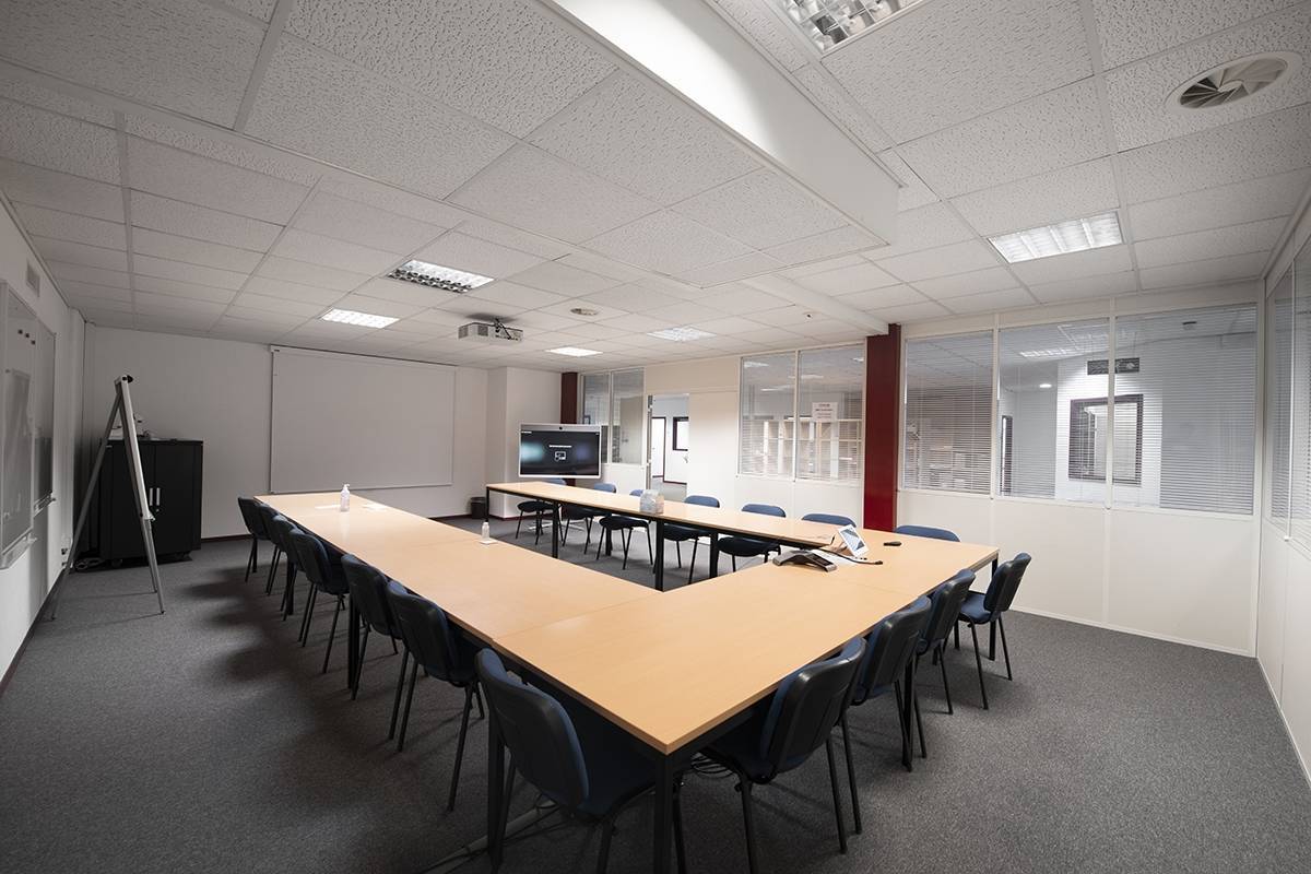 430m² commercial, photo 4 sur 8