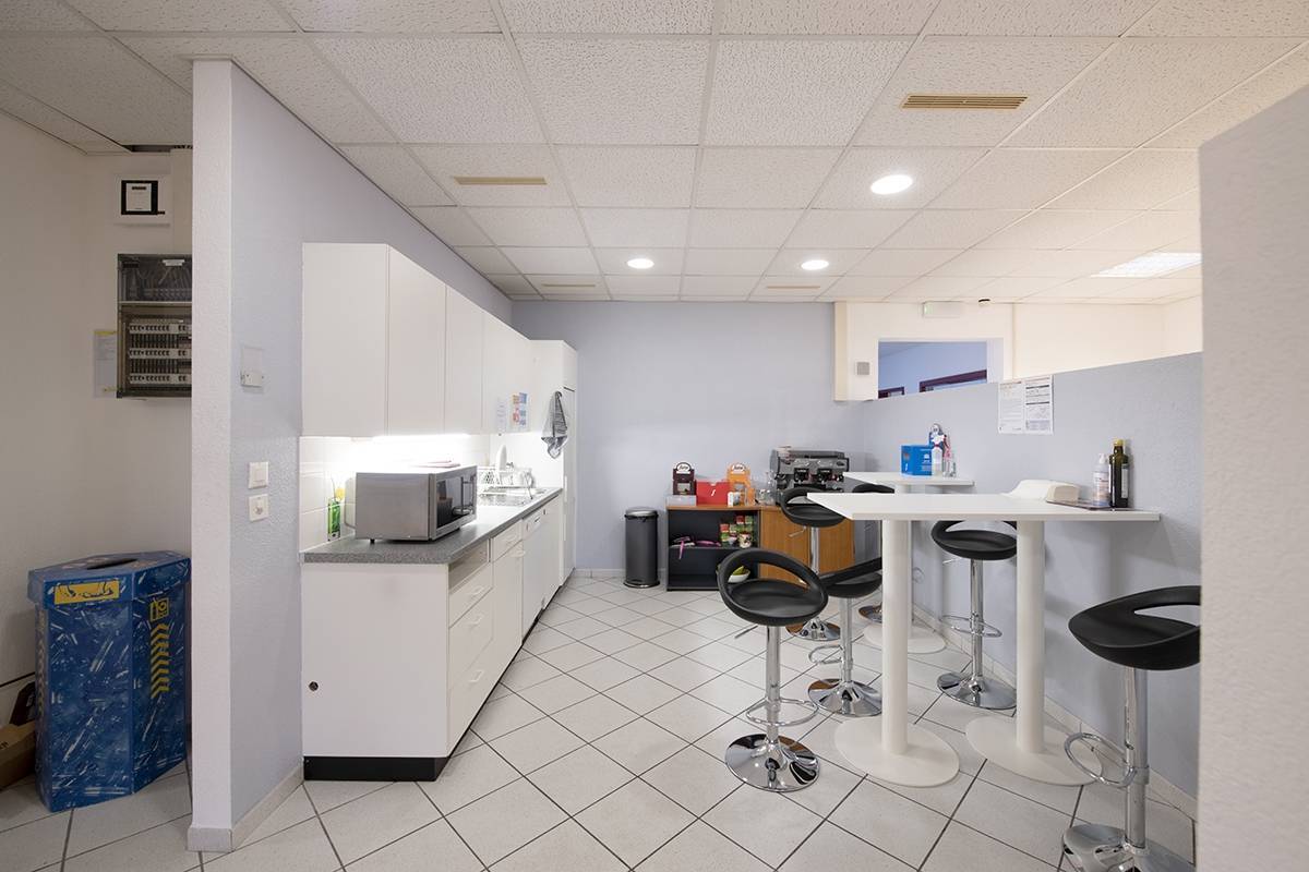 430m² commercial, photo 3 sur 8