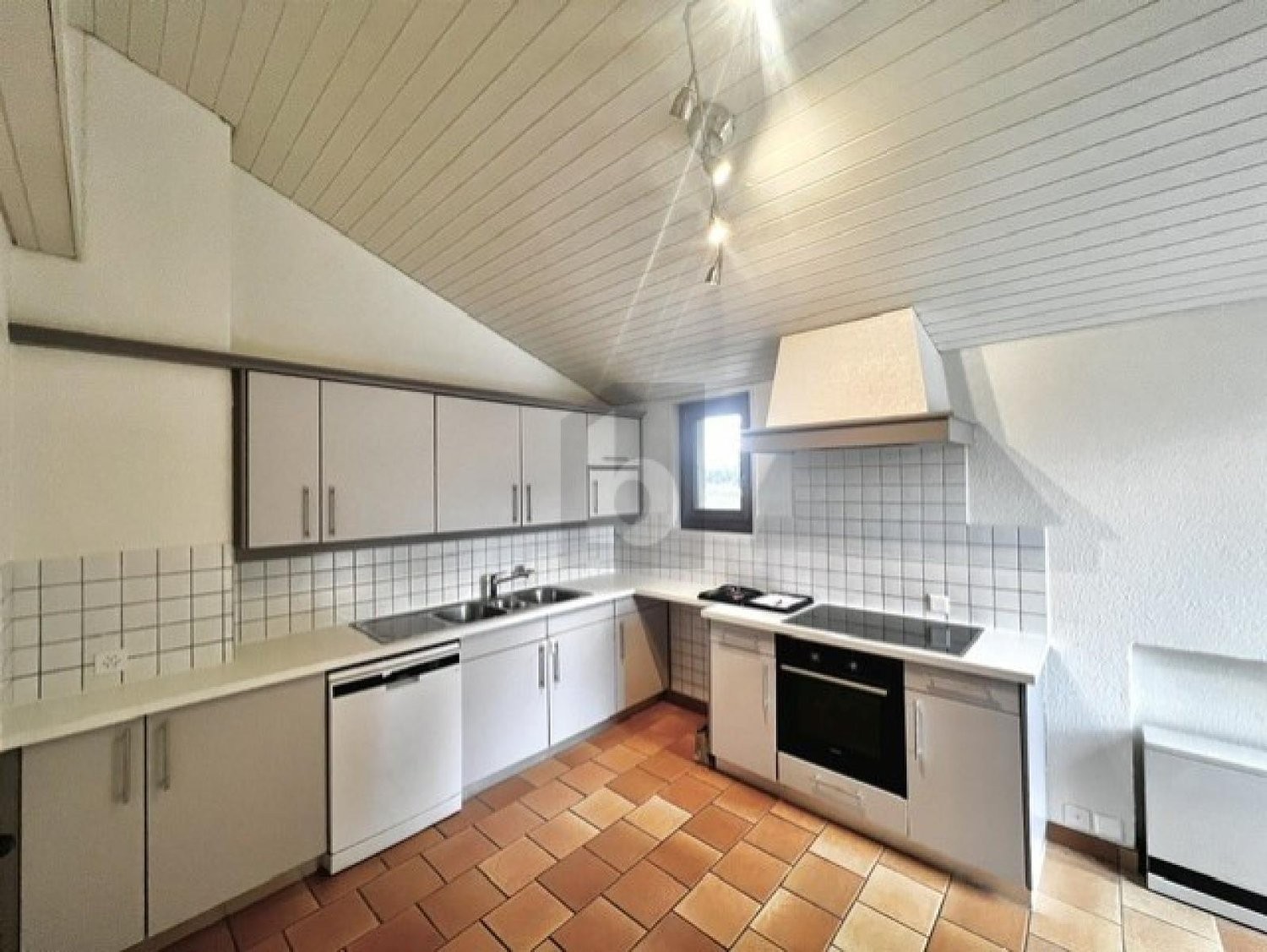 5 rooms single house