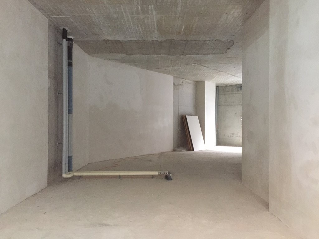 Bureau de 120m², photo 1 sur 2