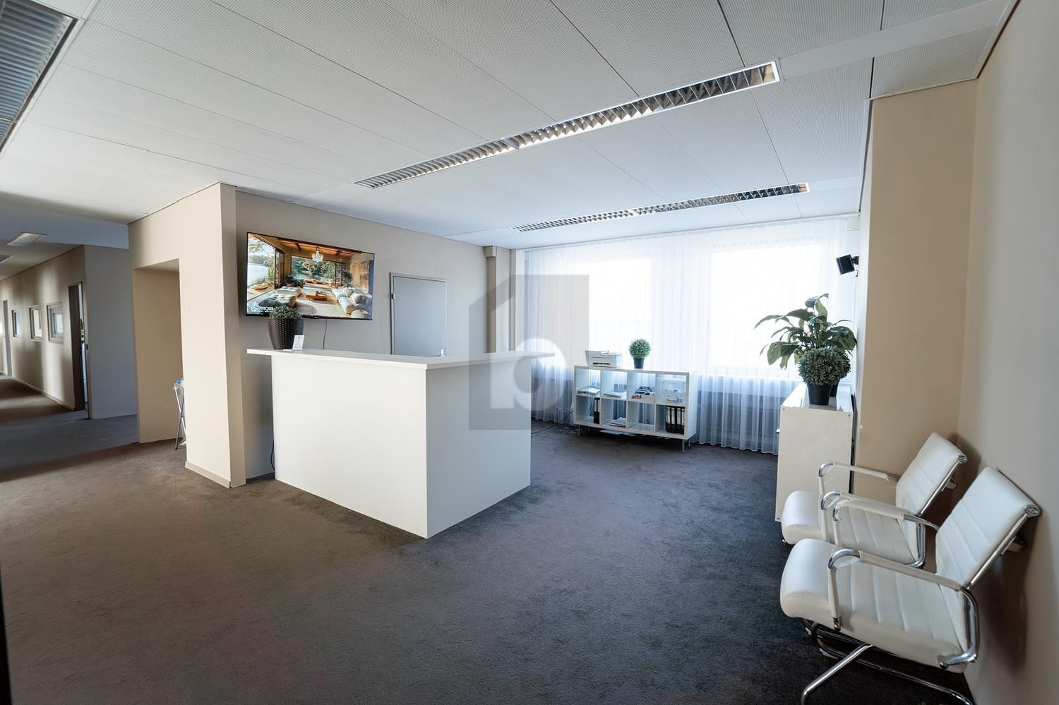 452m² bureau, photo 1 sur 4