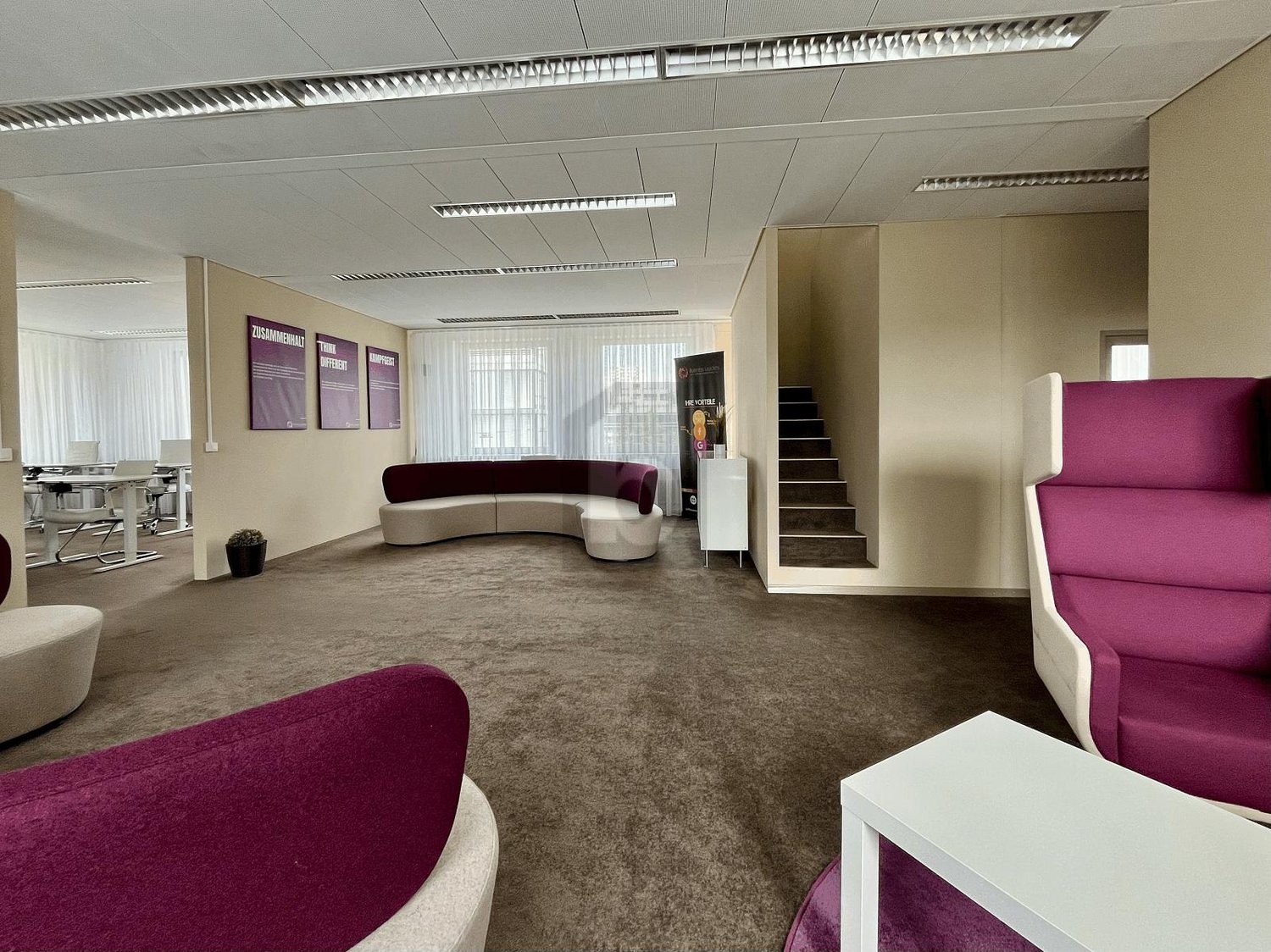 452m² bureau, photo 3 sur 4