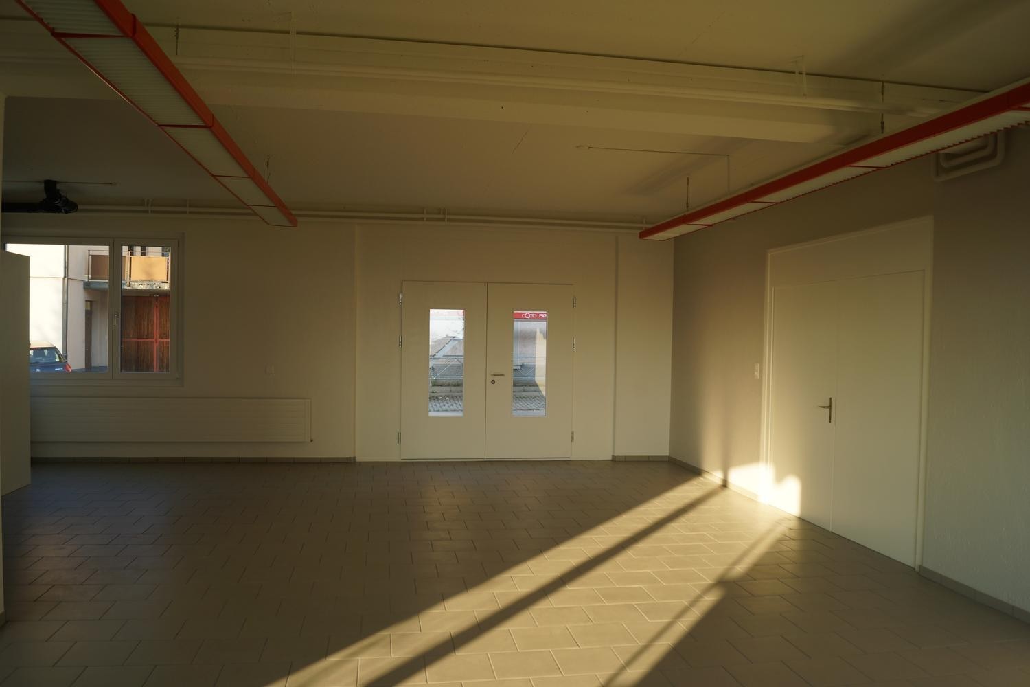 192m² commercial