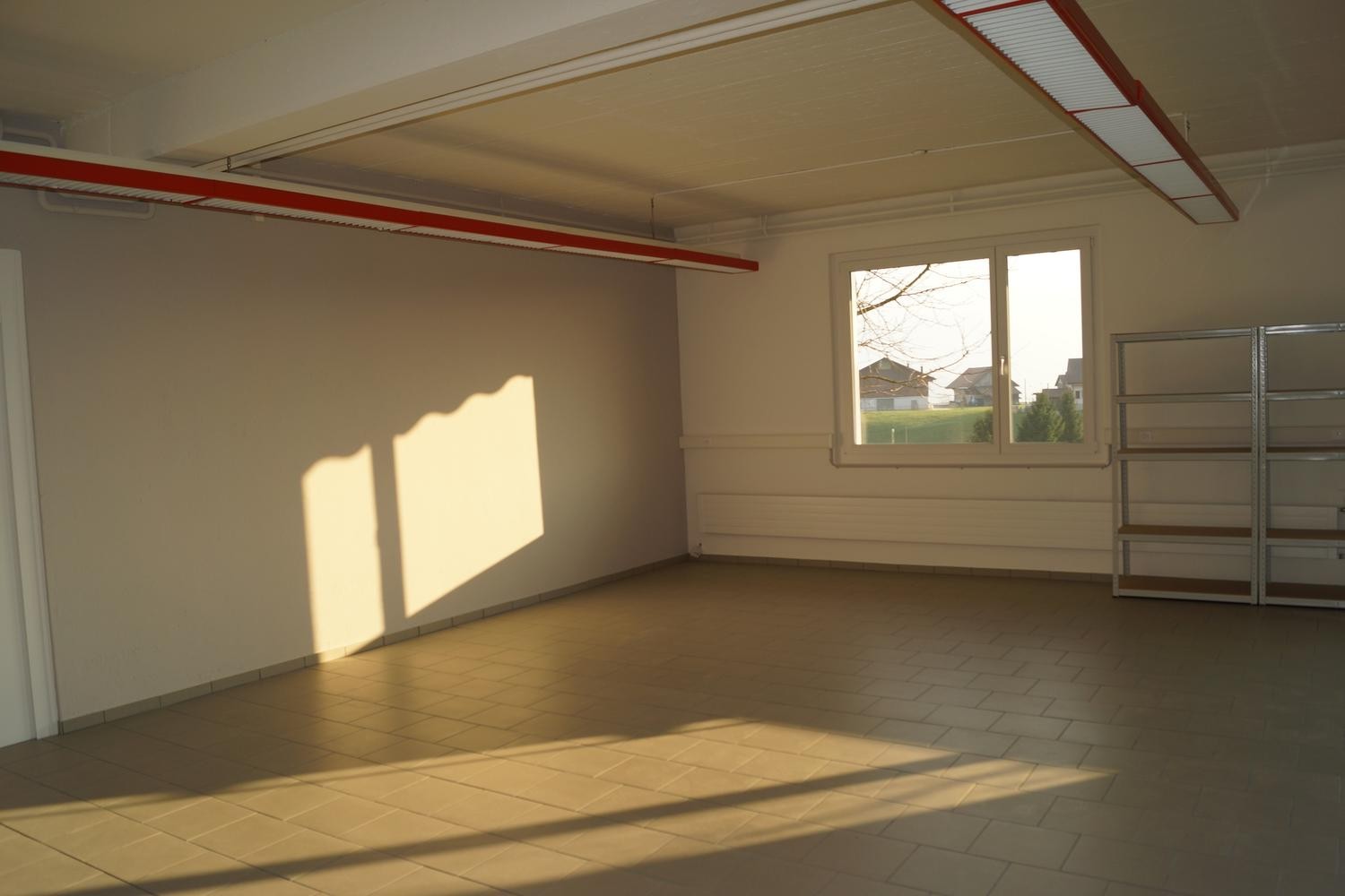 192m² commercial