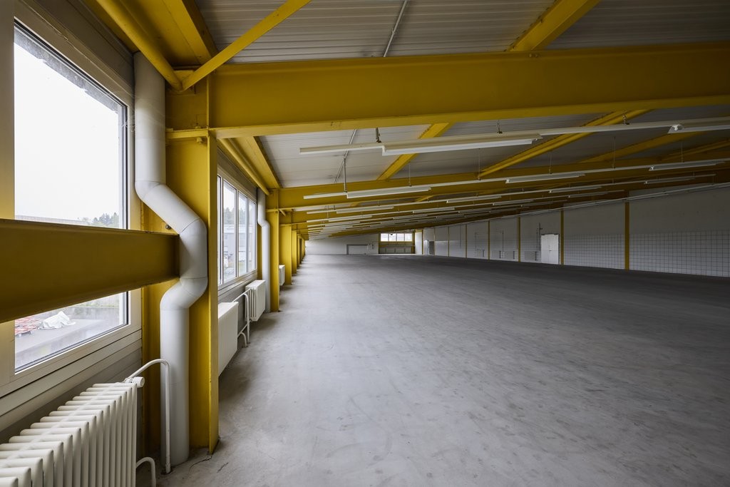 1124m² commercial