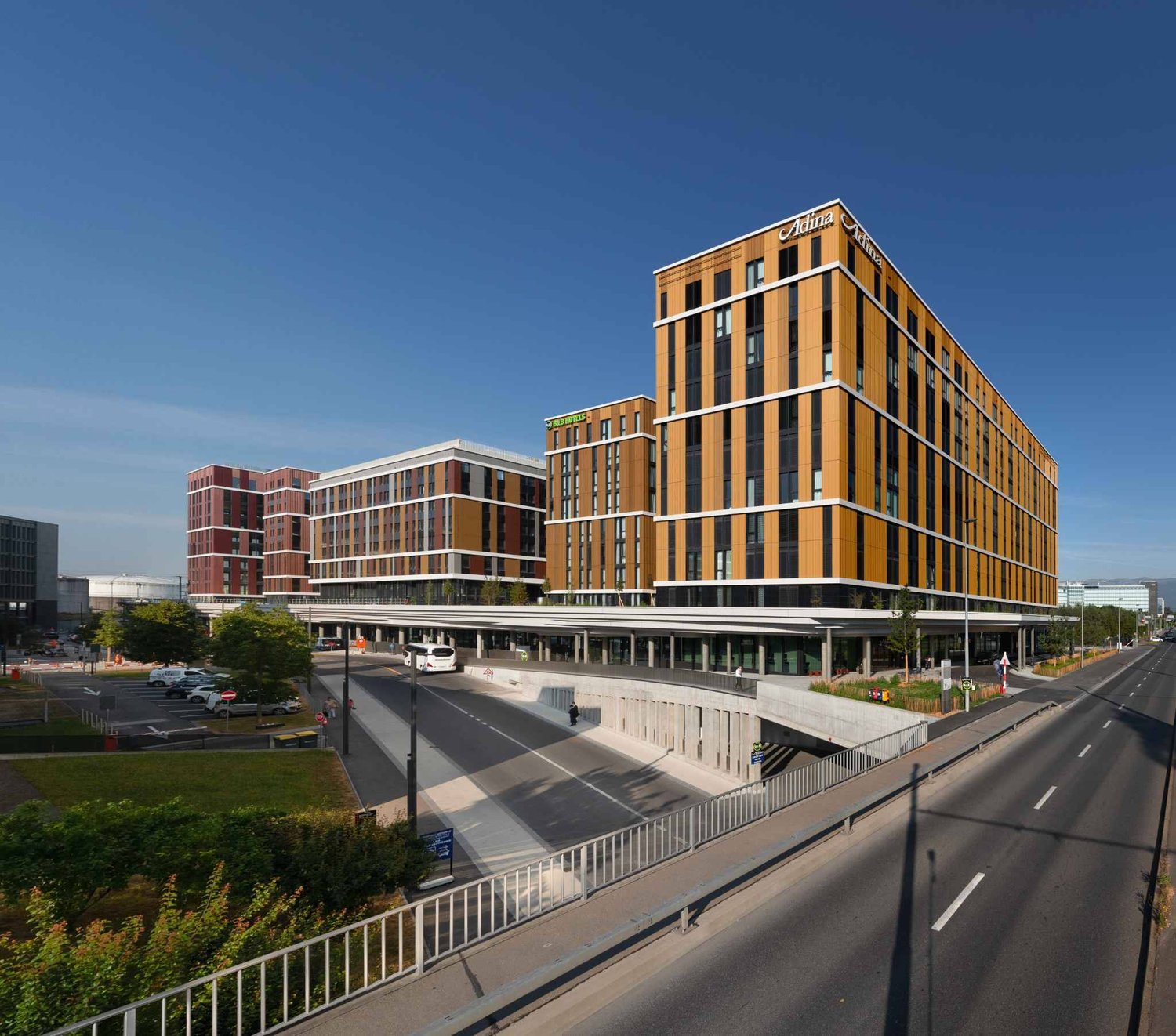 212m² office