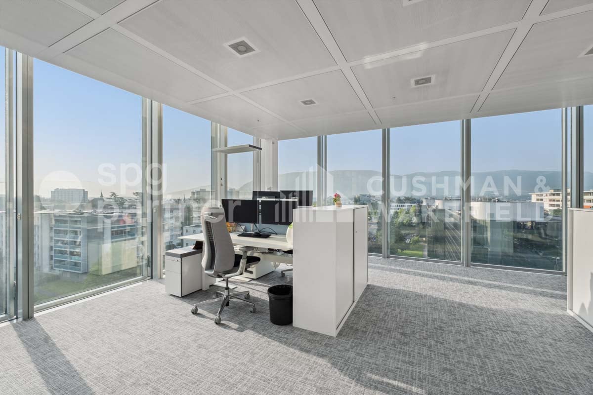 319m² office, photo 1 sur 8
