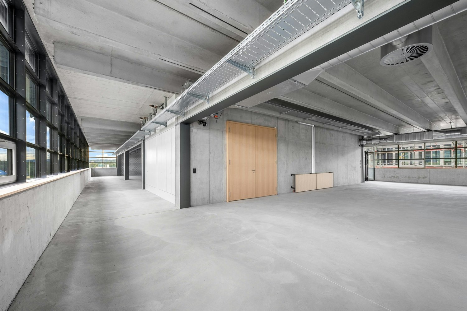 600m² commercial