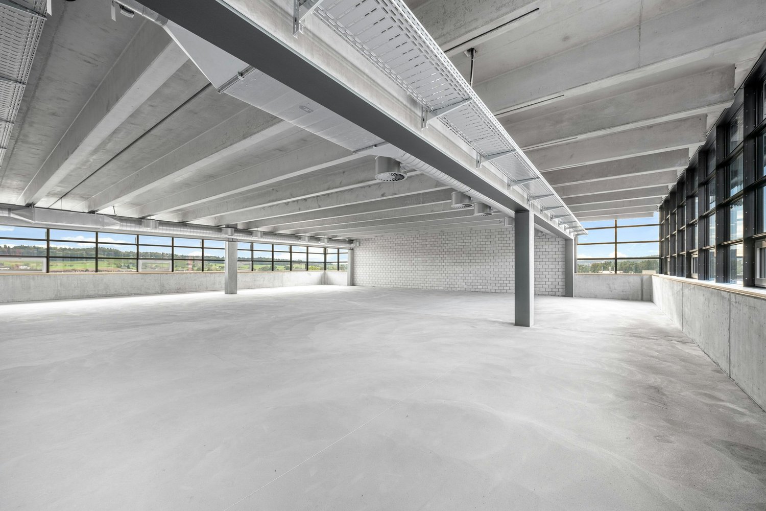 600m² commercial