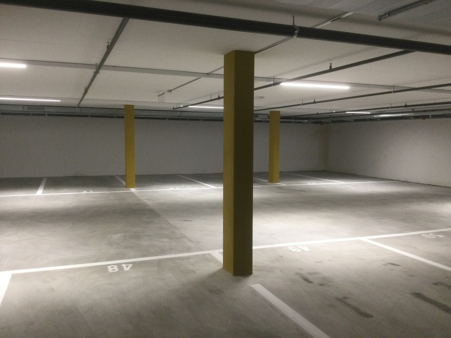 Places de garage pour collections de voitures, location à partir de 3 places de parc