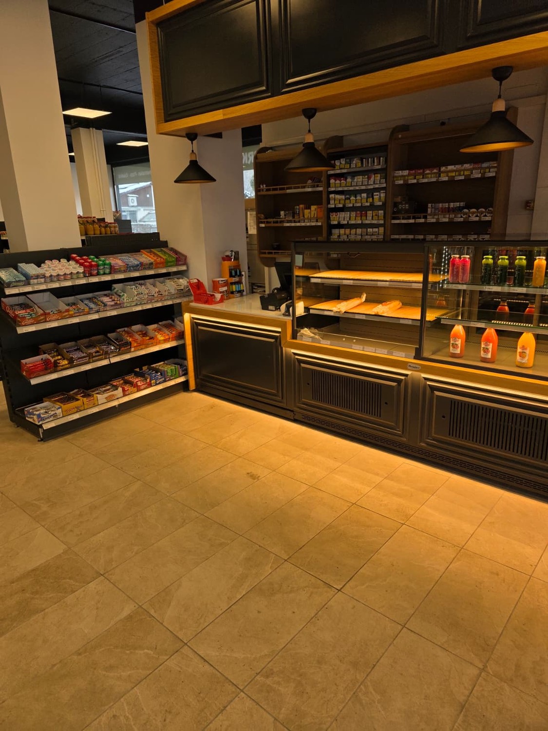 Commerce de 193m², photo 2 sur 10