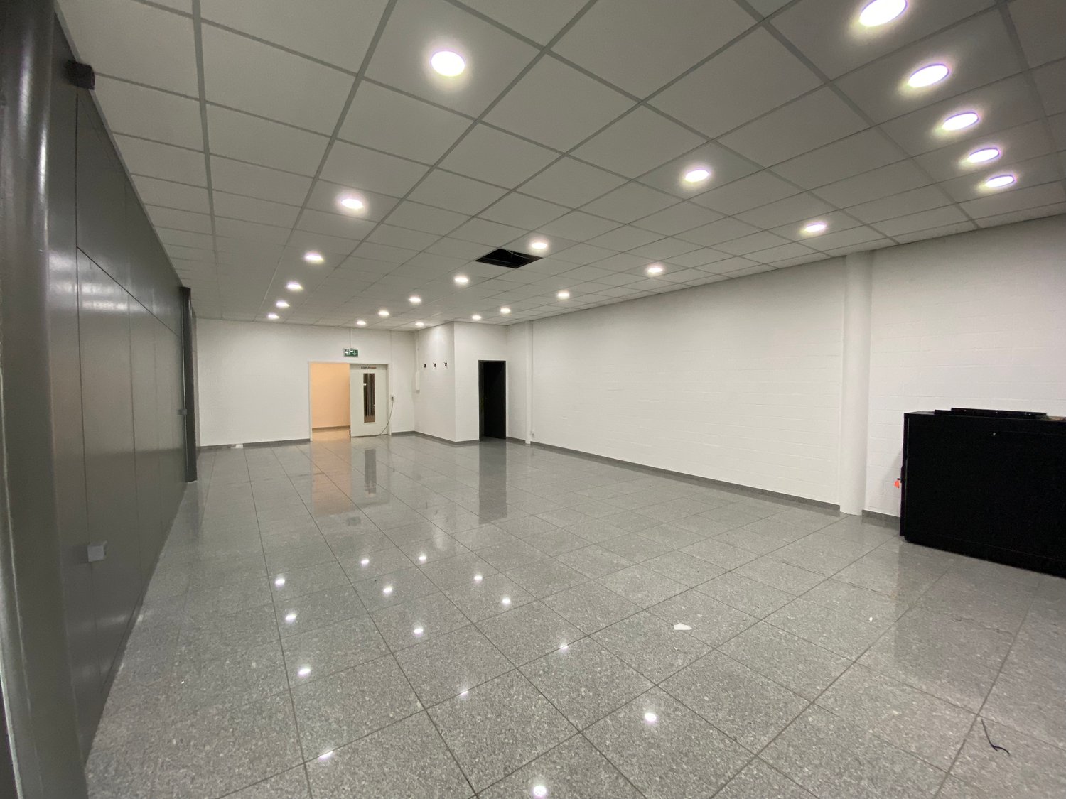 108m² commercial, photo 5 sur 10