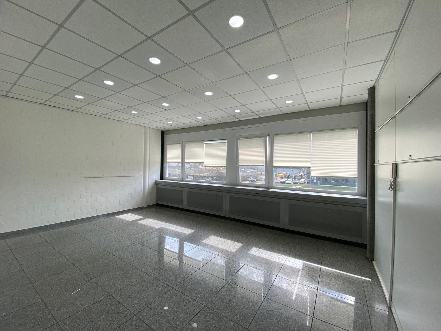 108m² commercial, photo 4 sur 10