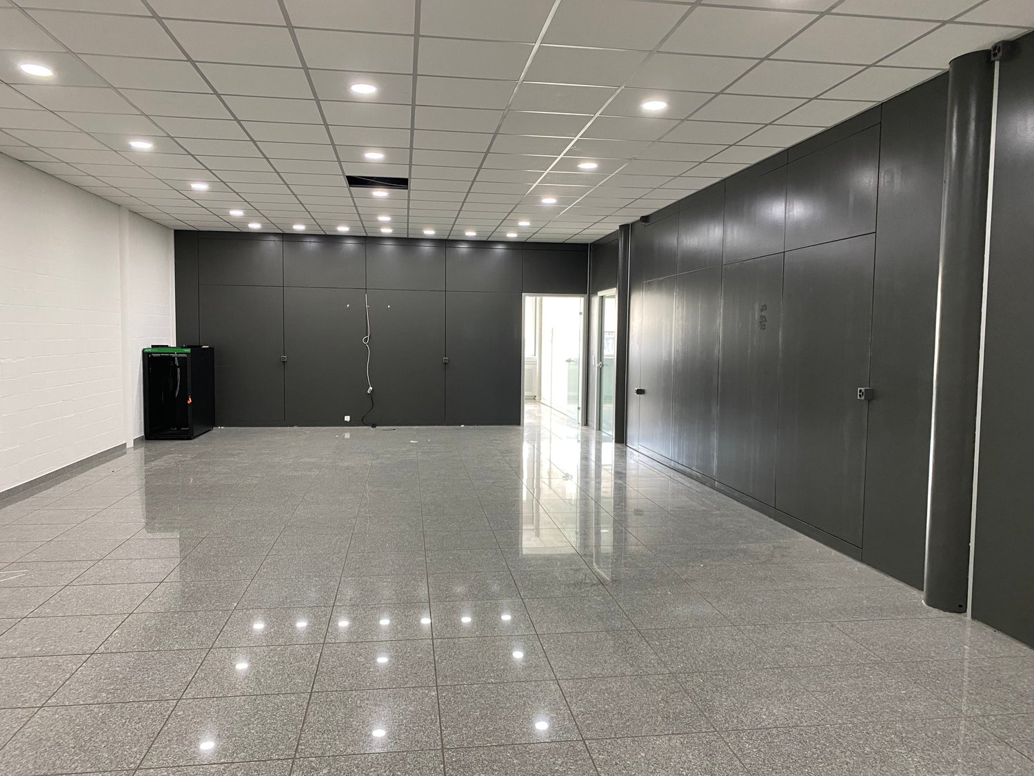108m² commercial, photo 3 sur 10