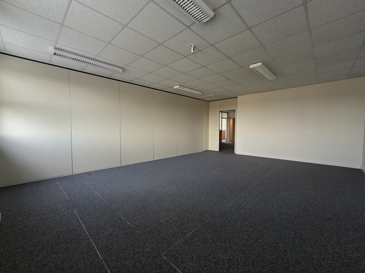 156m² office