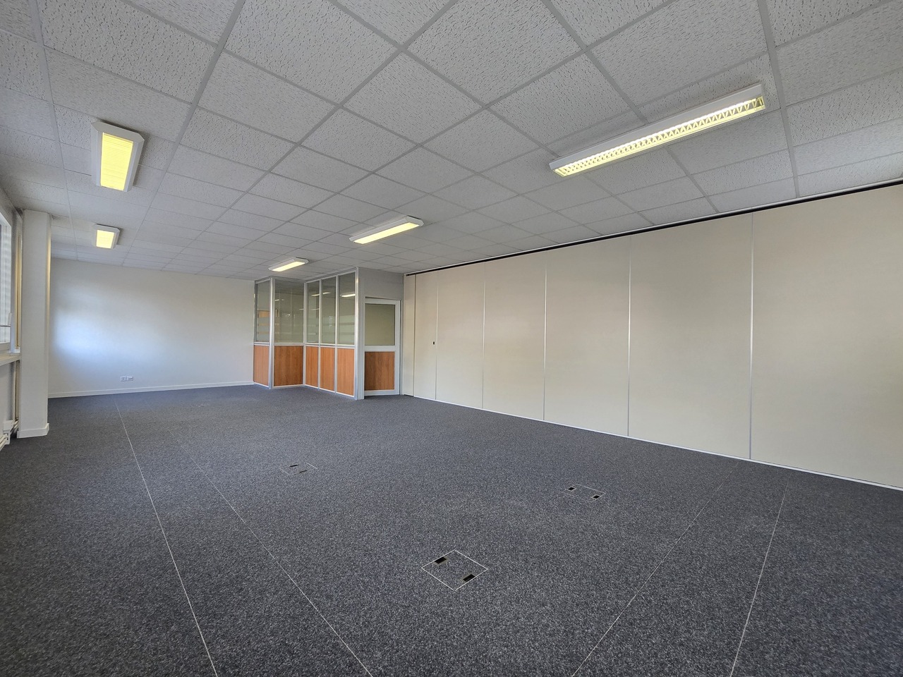 156m² office