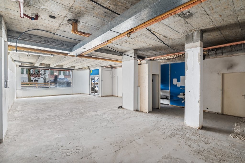 146m² shop, photo 7 sur 10