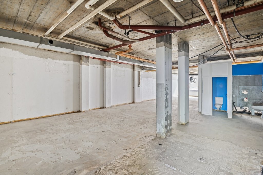 146m² shop, photo 6 sur 10
