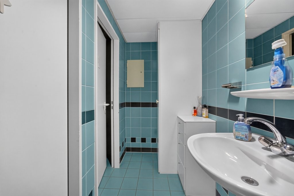 352m² office