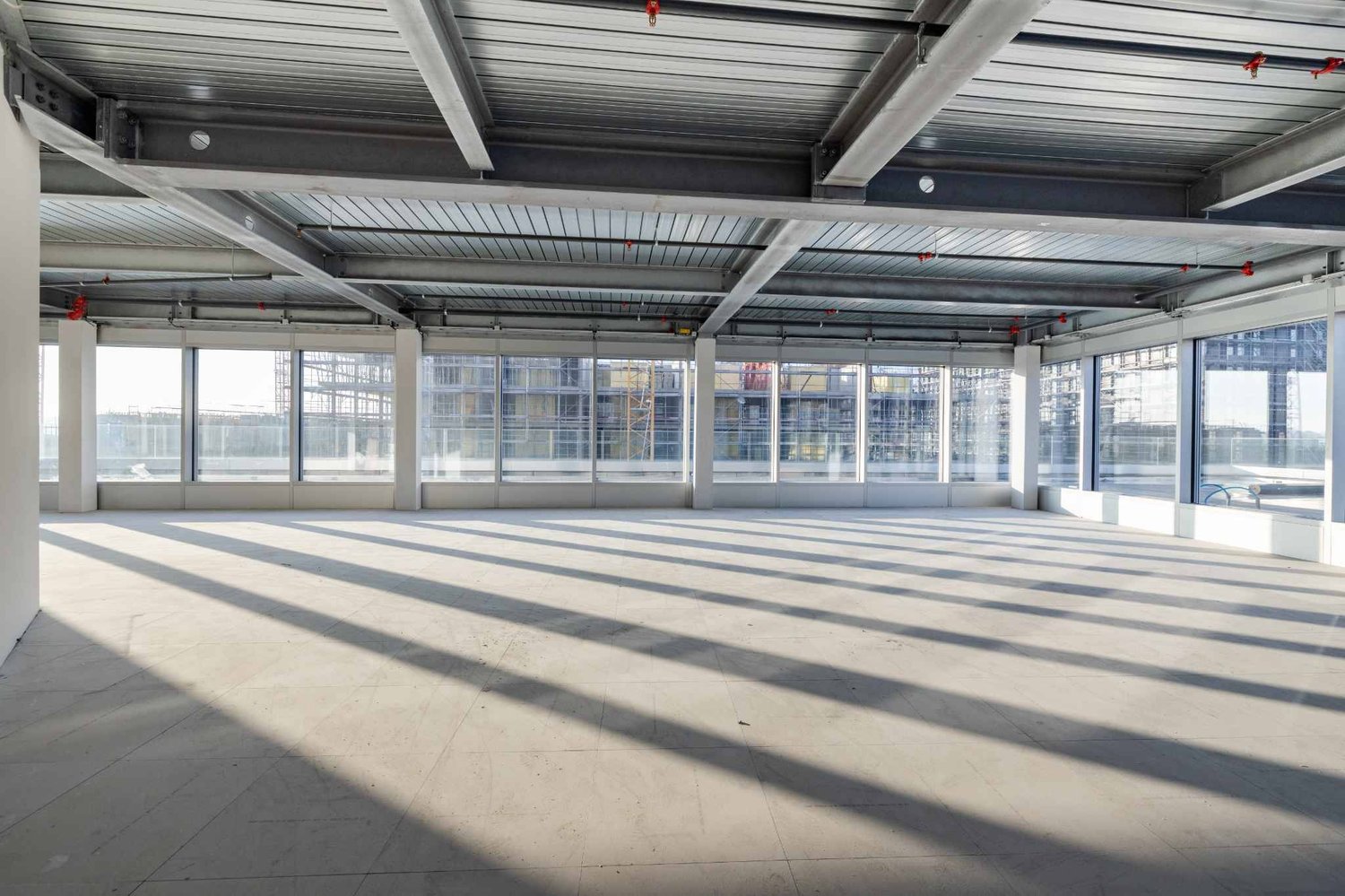 440m² office