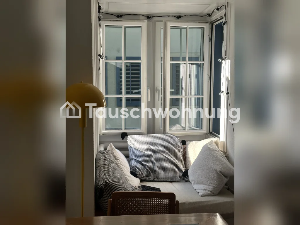 Bijou d'ancien, Rennweg, pas de voisins dans l'immeuble (seul). 
Tu cherches un appartement de 2,5 pièces à Zurich Kreis 1 ? Je propose exactement cela ! Il fait 55 m² et le loyer est de 2450 CHF. Si tu as un appartement plus grand à Zurich avec au moins 3 pièces et 80 m² et que tu es intéressé par , photo 3 sur 7
