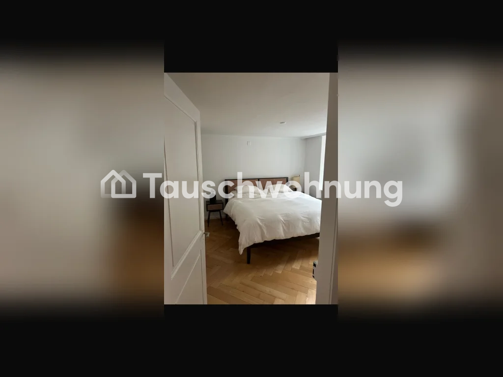 Bijou d'ancien, Rennweg, pas de voisins dans l'immeuble (seul). 
Tu cherches un appartement de 2,5 pièces à Zurich Kreis 1 ? Je propose exactement cela ! Il fait 55 m² et le loyer est de 2450 CHF. Si tu as un appartement plus grand à Zurich avec au moins 3 pièces et 80 m² et que tu es intéressé par , photo 6 sur 7