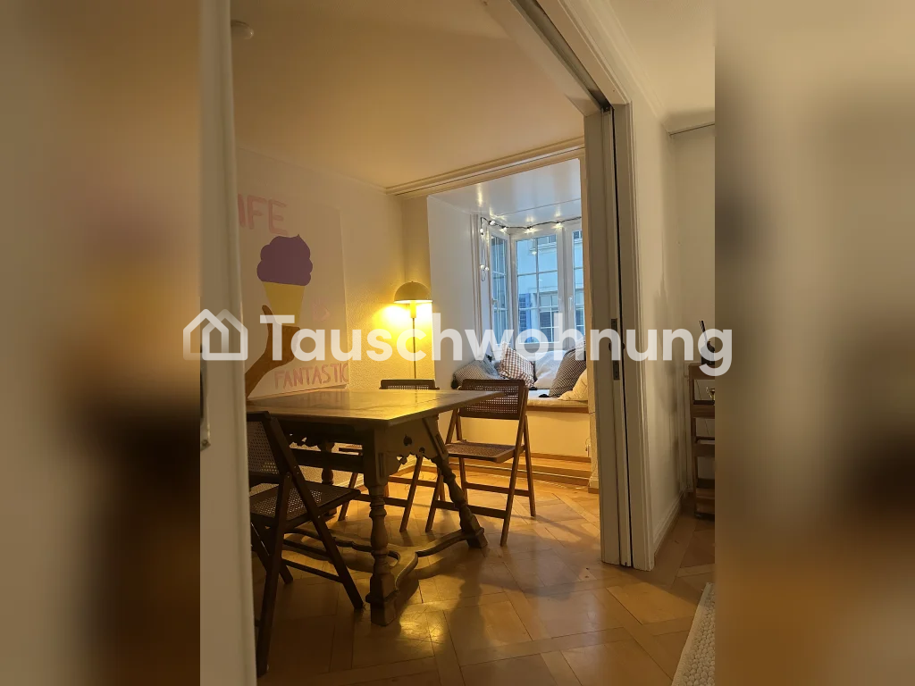 Bijou d'ancien, Rennweg, pas de voisins dans l'immeuble (seul). 
Tu cherches un appartement de 2,5 pièces à Zurich Kreis 1 ? Je propose exactement cela ! Il fait 55 m² et le loyer est de 2450 CHF. Si tu as un appartement plus grand à Zurich avec au moins 3 pièces et 80 m² et que tu es intéressé par , photo 2 sur 7