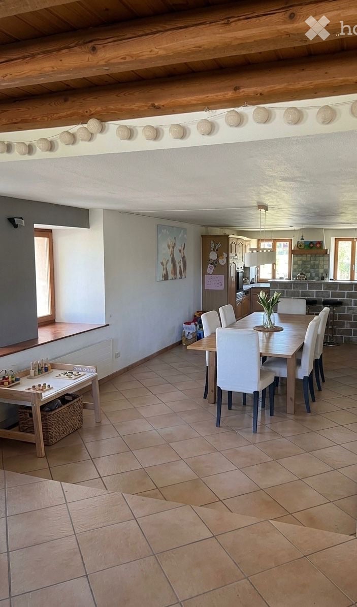 5 rooms apartment