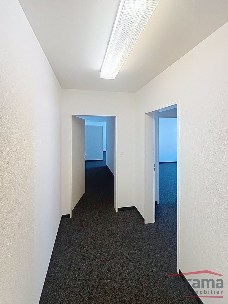 103m² office