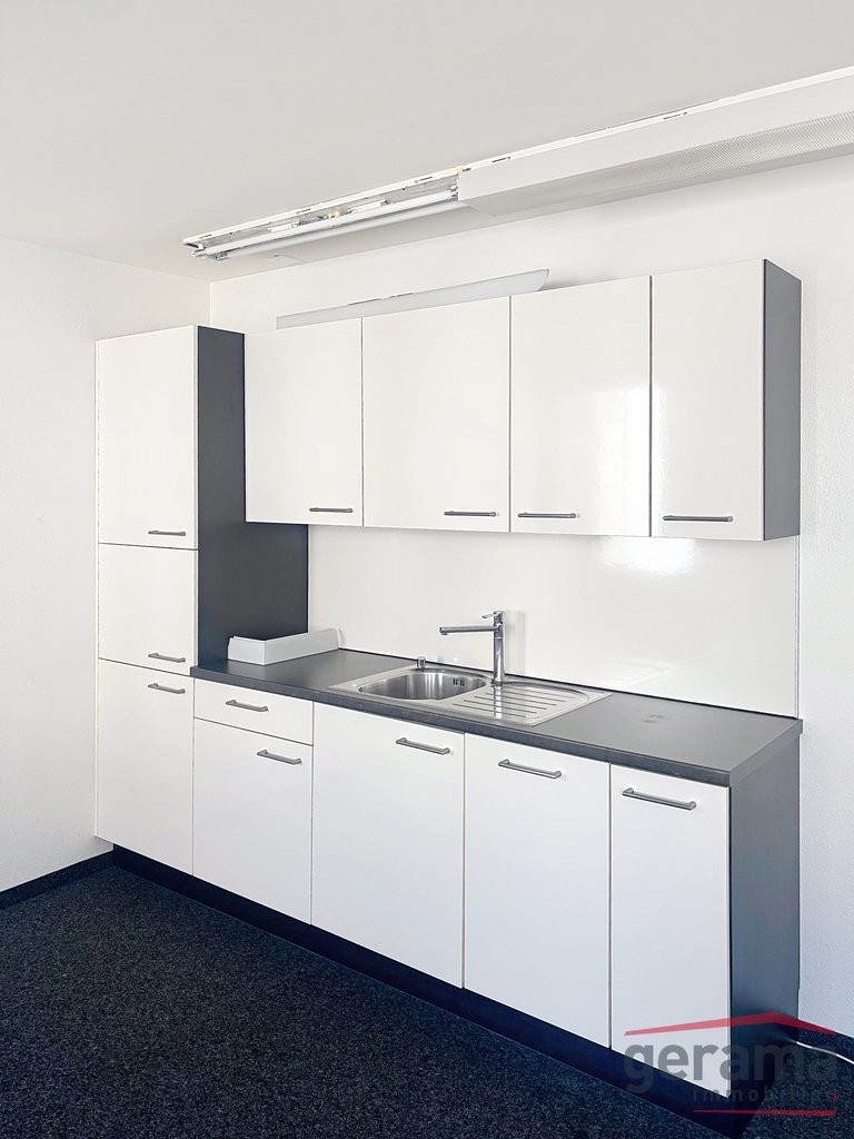 103m² office