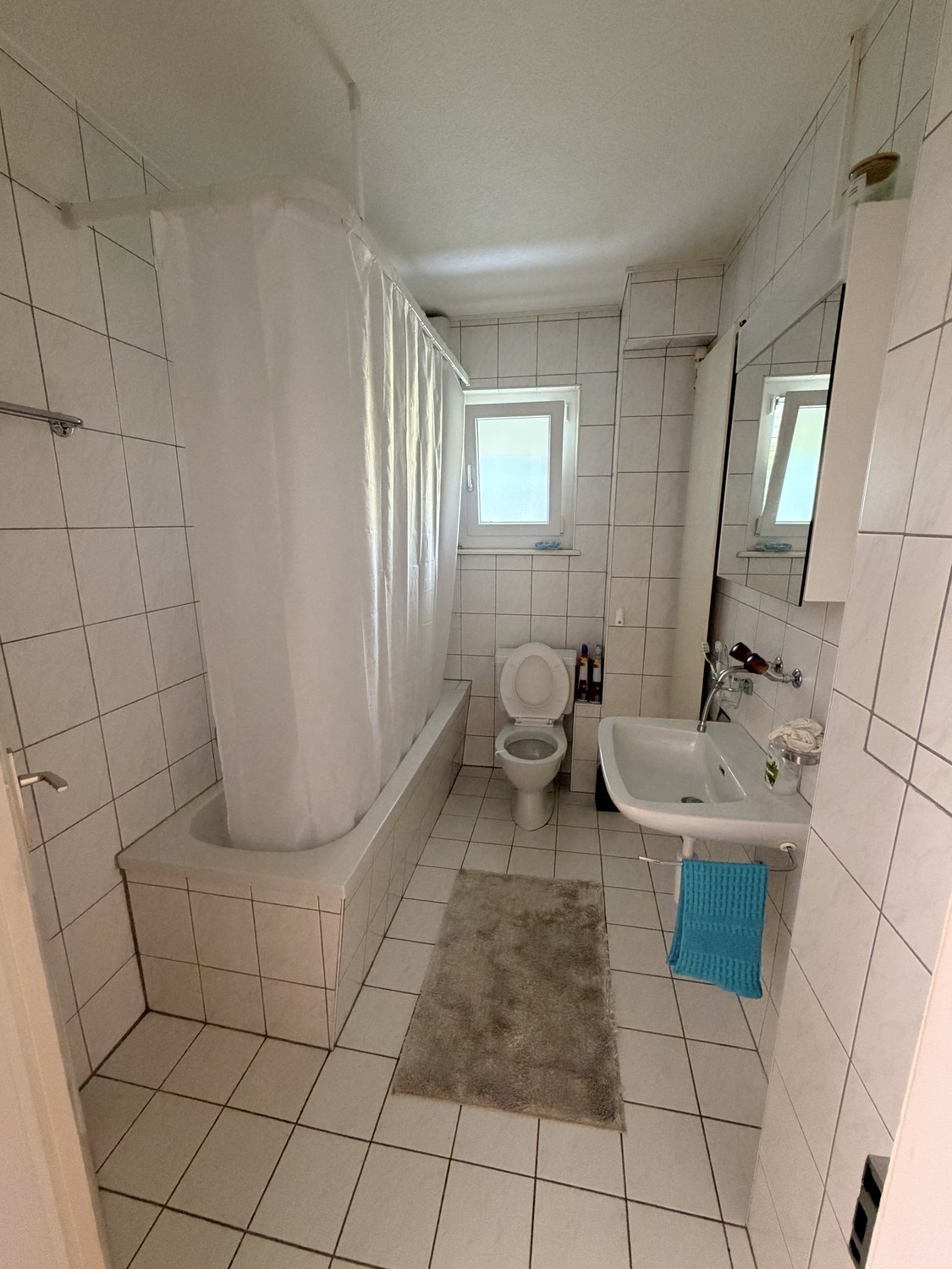 Chambre en colocation

Colocataire temporaire recherché – 15 décembre au 2 janvier

(pendant nos vacances)

Nous recherchons une personne propre, calme et facile à vivre pour occuper notre chambre pour un court séjour pendant notre absence.

L'appartement est idéalement situé juste à l'entrée d'Ebik, photo 5 sur 5