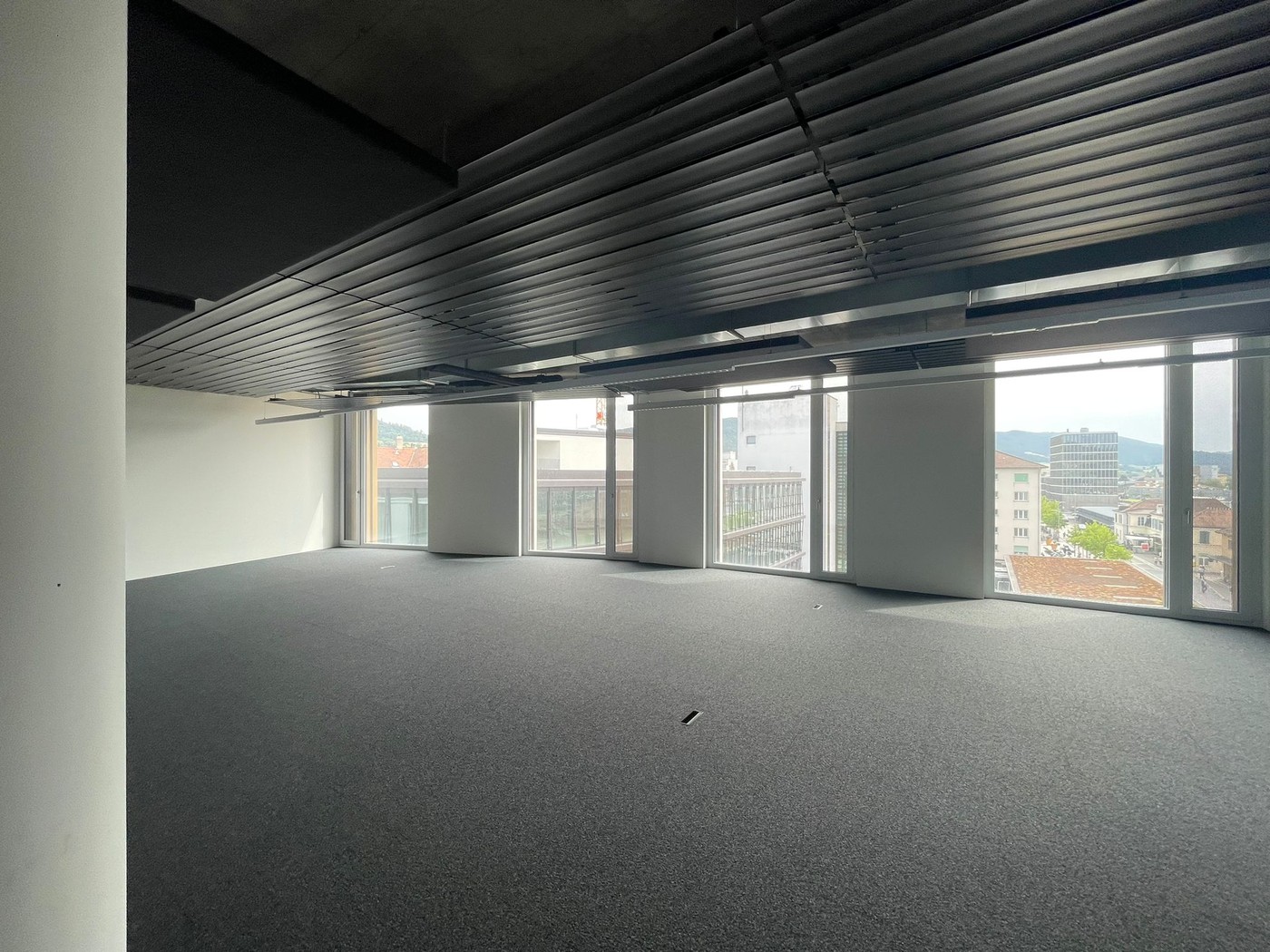 140m² office