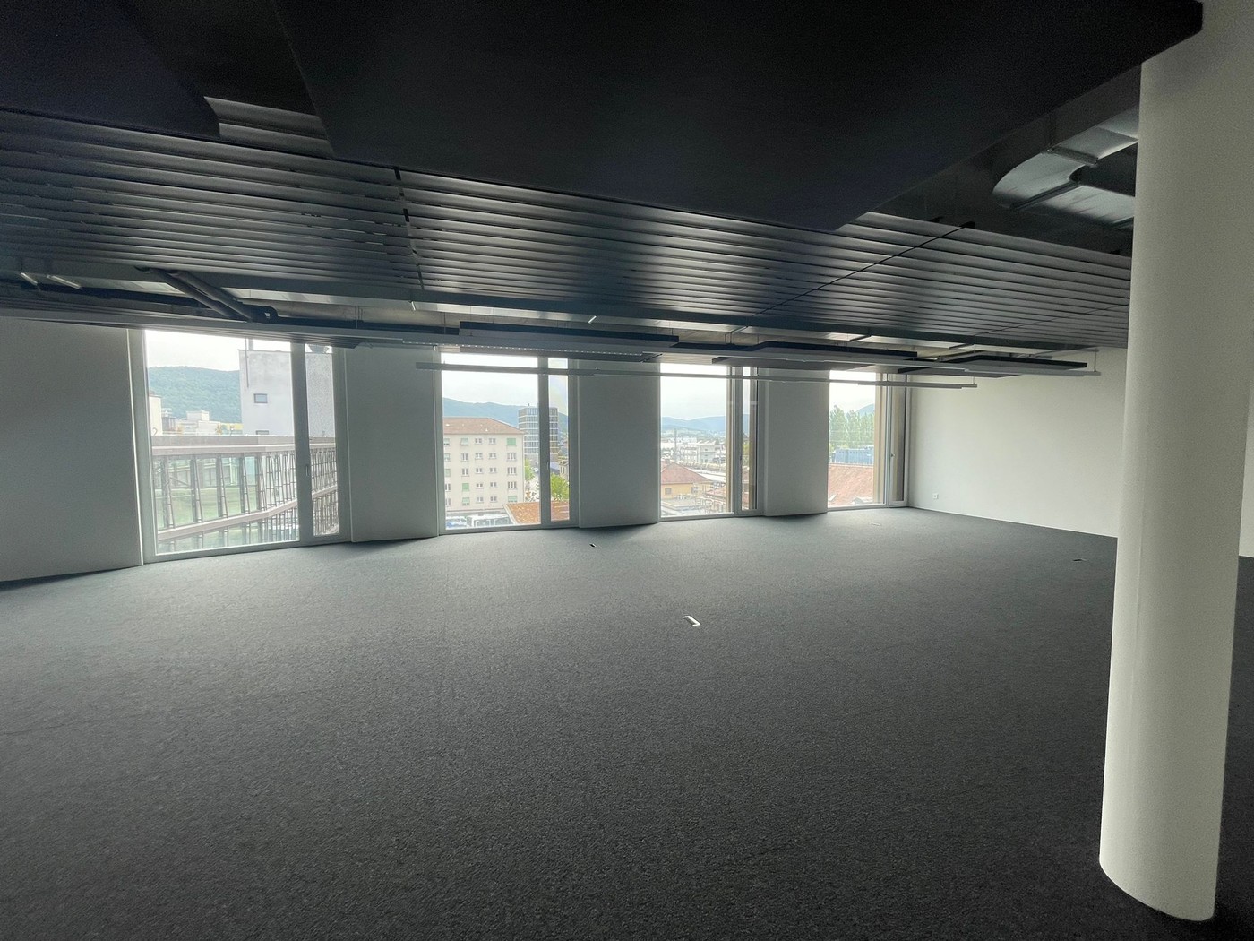140m² office